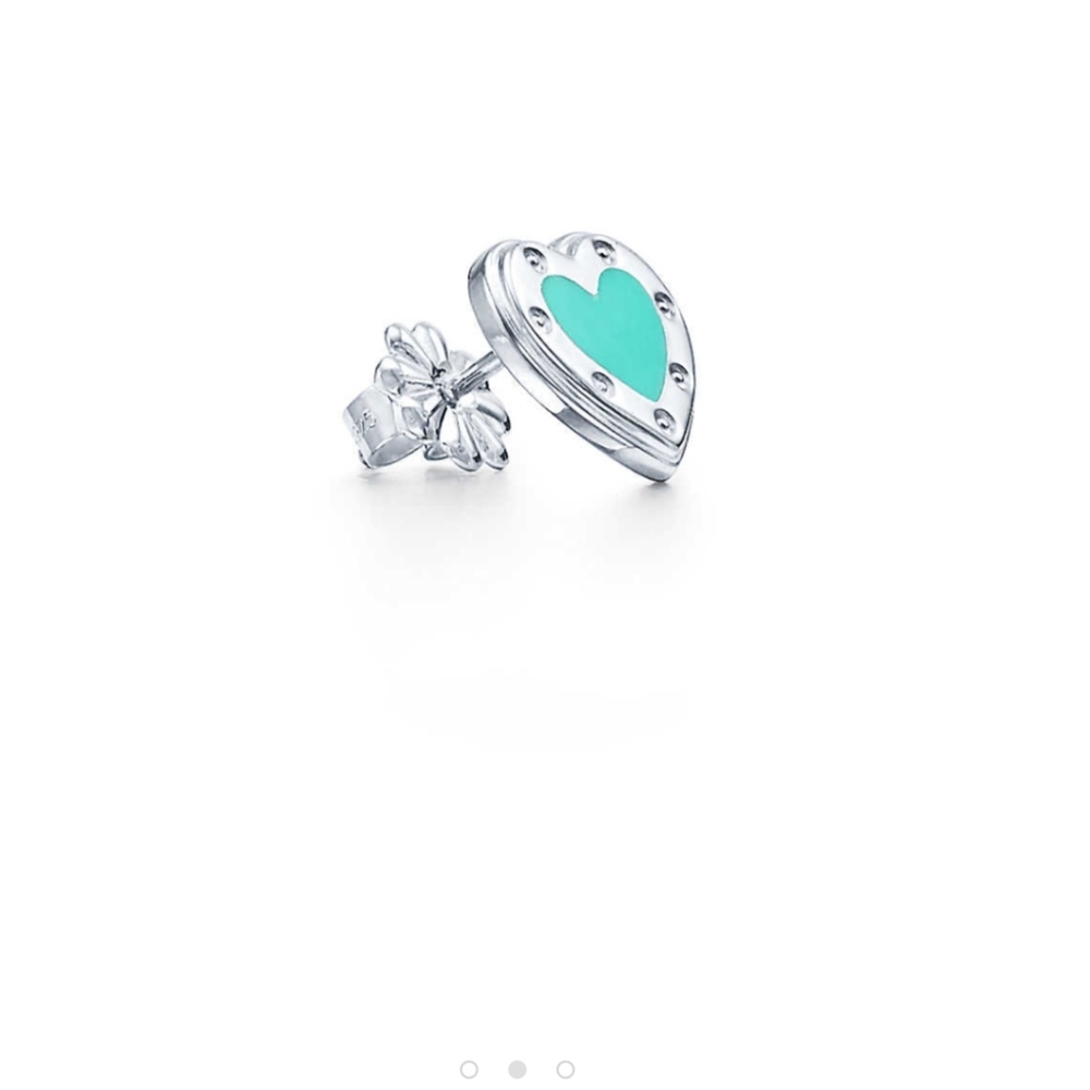 Return to Tiffanys blue earrings